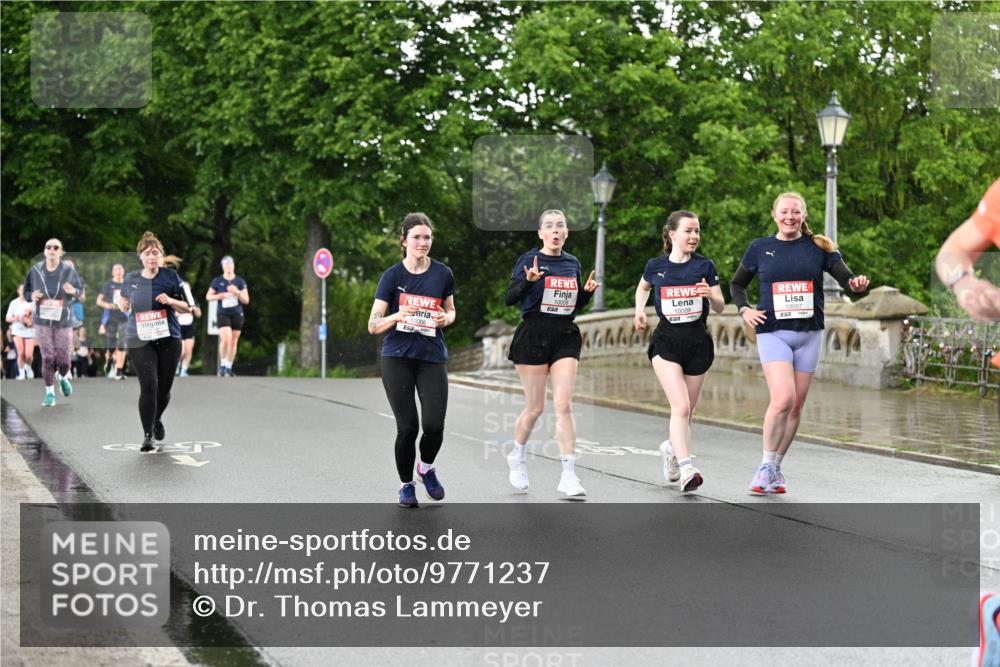 14.06.2026 - REWE Women's Run Dr. Thomas Lammeyer http://msf.ph/oto/9771237 14.06.2026 09:49:08 Laufen 10006, 10008, 10009 meine-sportfotos.de