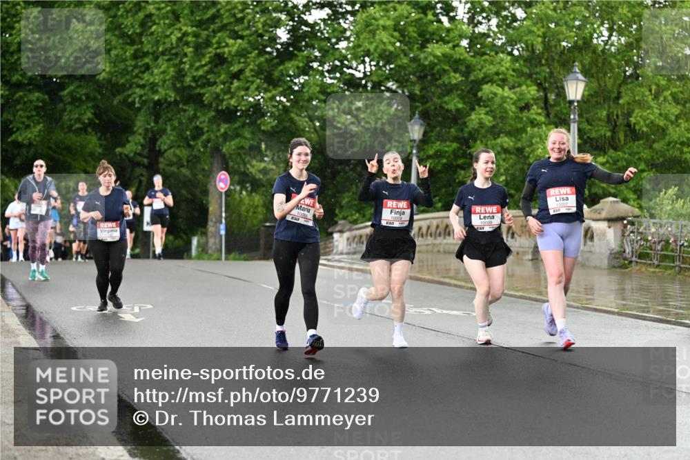 14.06.2026 - REWE Women's Run Dr. Thomas Lammeyer http://msf.ph/oto/9771239 14.06.2026 09:49:08 Laufen 10009, 10007, 10008, 10006 meine-sportfotos.de