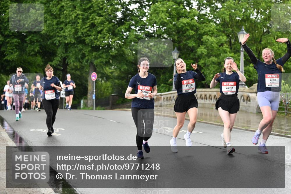 14.06.2026 - REWE Women's Run Dr. Thomas Lammeyer http://msf.ph/oto/9771248 14.06.2026 09:49:09 Laufen 006, 10008, 57, 44444, 10009, 10007, 57 meine-sportfotos.de