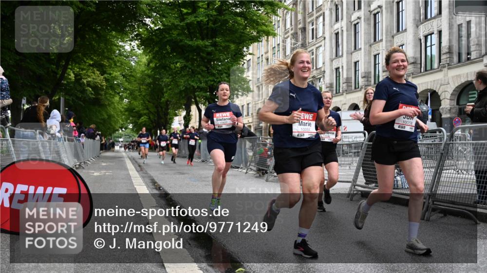 14.06.2026 - REWE Women's Run J. Mangold http://msf.ph/oto/9771249 14.06.2026 09:58:23 Ziel 10054, 10056, 10065, 10070, 10410, 10427, 10661, 10680, 10937, 11411, 11477 meine-sportfotos.de
