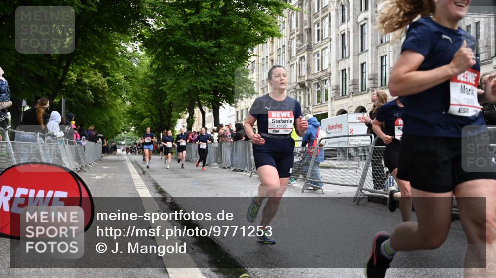 14.06.2026 - REWE Women's Run J. Mangold http://msf.ph/oto/9771253 14.06.2026 09:58:23 Ziel 10054, 10056, 10065, 10070, 10410, 10427, 10661, 10680, 10937, 11411, 11477 meine-sportfotos.de