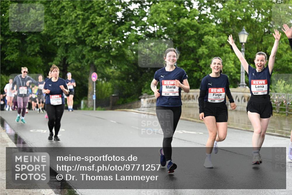 14.06.2026 - REWE Women's Run Dr. Thomas Lammeyer http://msf.ph/oto/9771257 14.06.2026 09:49:09 Laufen 10006, 10008, 10009 meine-sportfotos.de