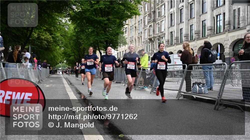 14.06.2026 - REWE Women's Run J. Mangold http://msf.ph/oto/9771262 14.06.2026 09:58:28 Ziel 10065, 10070, 10292, 10410, 10784, 11427 meine-sportfotos.de