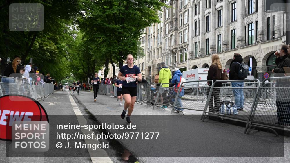 14.06.2026 - REWE Women's Run J. Mangold http://msf.ph/oto/9771277 14.06.2026 09:58:31 Ziel 10065, 10070, 10292, 10410, 10784, 10960, 11427 meine-sportfotos.de