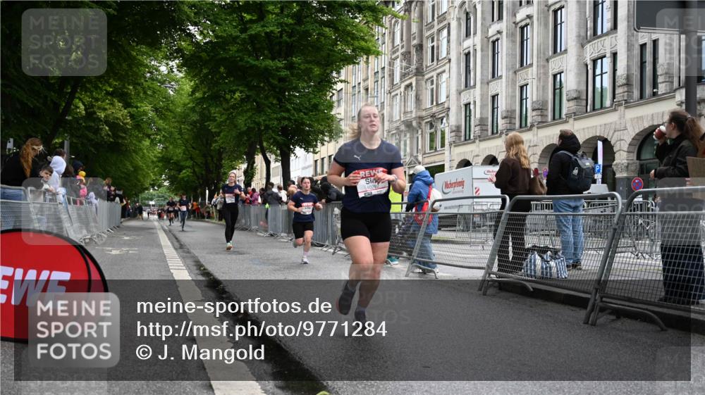 14.06.2026 - REWE Women's Run J. Mangold http://msf.ph/oto/9771284 14.06.2026 09:58:32 Ziel 10065, 10070, 10292, 10410, 10784, 10960, 11427 meine-sportfotos.de