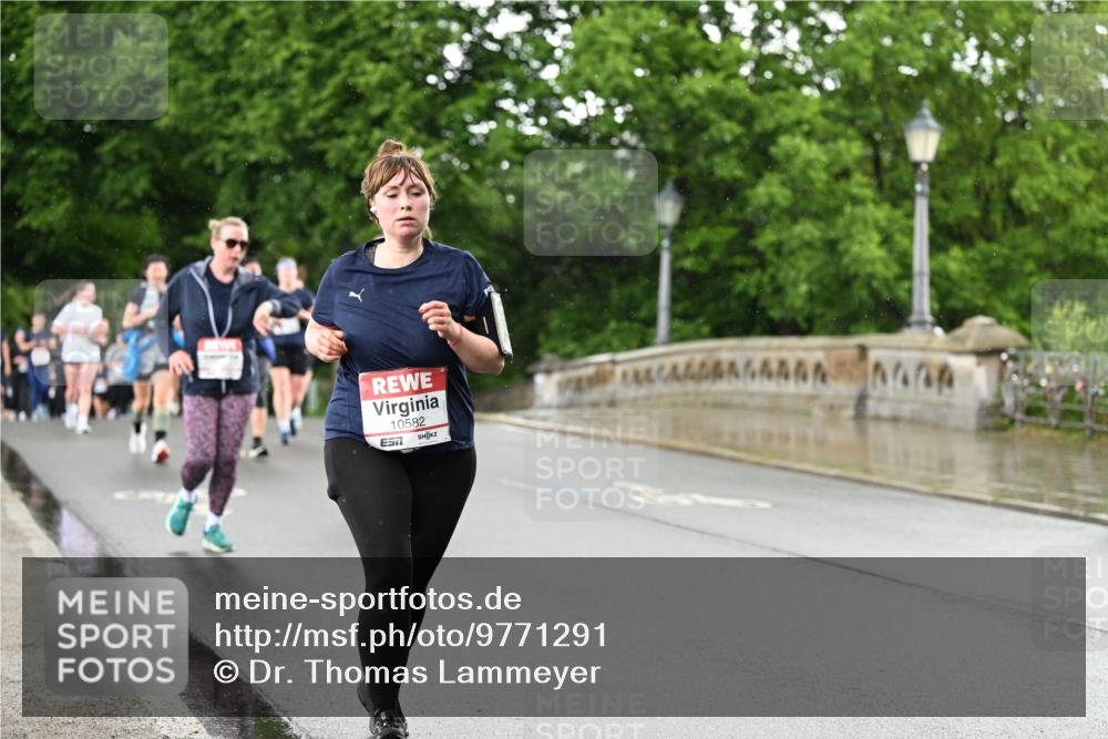 14.06.2026 - REWE Women's Run Dr. Thomas Lammeyer http://msf.ph/oto/9771291 14.06.2026 09:49:12 Laufen 10582 meine-sportfotos.de