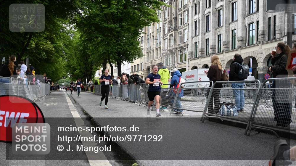 14.06.2026 - REWE Women's Run J. Mangold http://msf.ph/oto/9771292 14.06.2026 09:58:33 Ziel 10065, 10070, 10292, 10410, 10784, 10960, 11427 meine-sportfotos.de