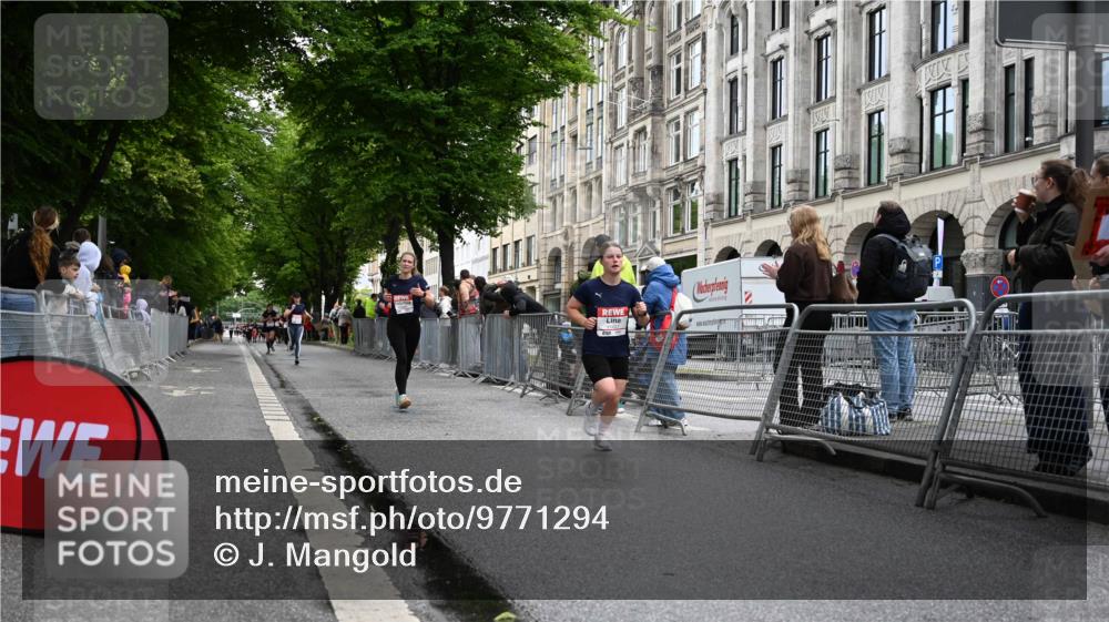 14.06.2026 - REWE Women's Run J. Mangold http://msf.ph/oto/9771294 14.06.2026 09:58:33 Ziel 10065, 10070, 10292, 10410, 10784, 10960, 11427 meine-sportfotos.de