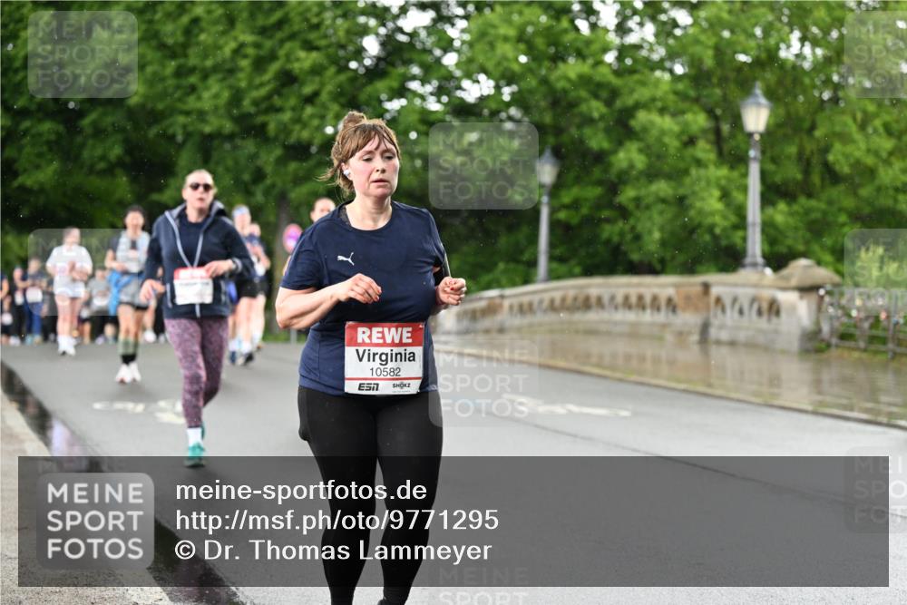 14.06.2026 - REWE Women's Run Dr. Thomas Lammeyer http://msf.ph/oto/9771295 14.06.2026 09:49:12 Laufen 10582 meine-sportfotos.de