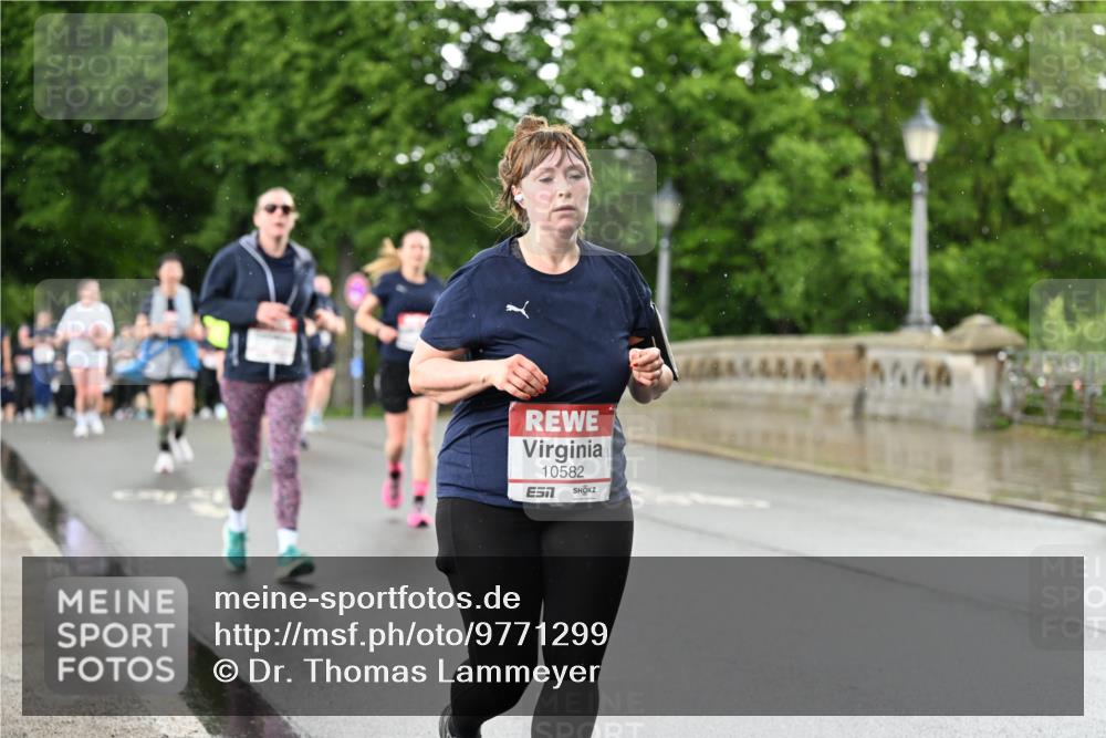 14.06.2026 - REWE Women's Run Dr. Thomas Lammeyer http://msf.ph/oto/9771299 14.06.2026 09:49:13 Laufen 10582 meine-sportfotos.de