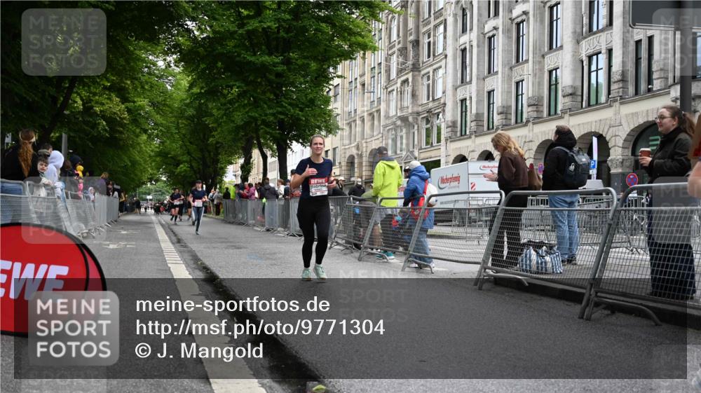 14.06.2026 - REWE Women's Run J. Mangold http://msf.ph/oto/9771304 14.06.2026 09:58:35 Ziel 10292, 10879, 10960, 11427 meine-sportfotos.de