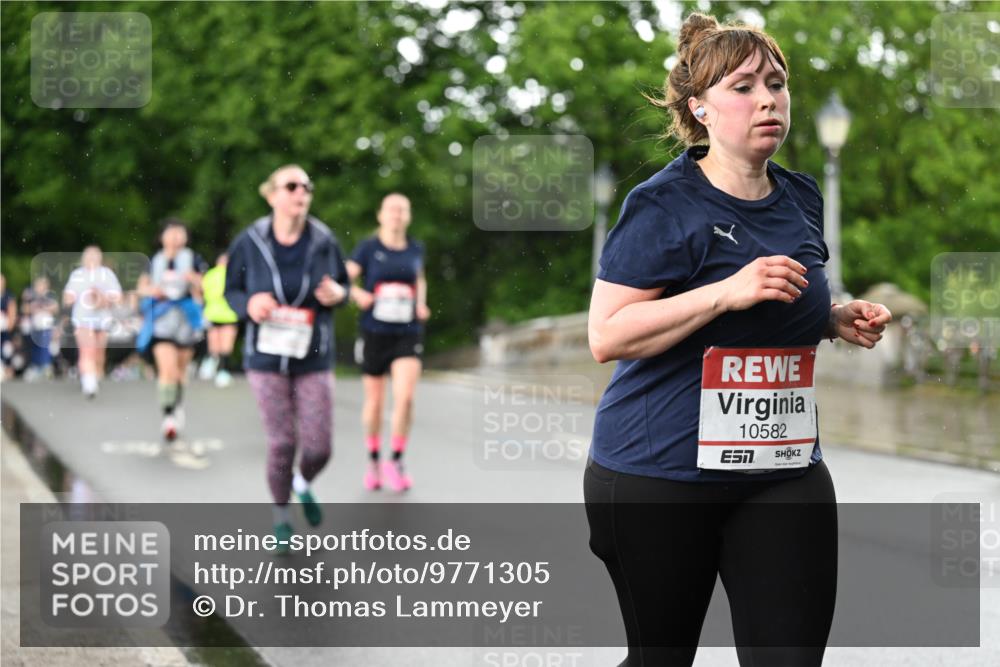 14.06.2026 - REWE Women's Run Dr. Thomas Lammeyer http://msf.ph/oto/9771305 14.06.2026 09:49:13 Laufen 10582, 7 meine-sportfotos.de