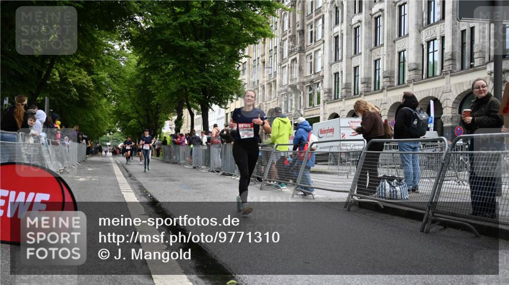 14.06.2026 - REWE Women's Run J. Mangold http://msf.ph/oto/9771310 14.06.2026 09:58:35 Ziel 10292, 10879, 10960, 11427 meine-sportfotos.de