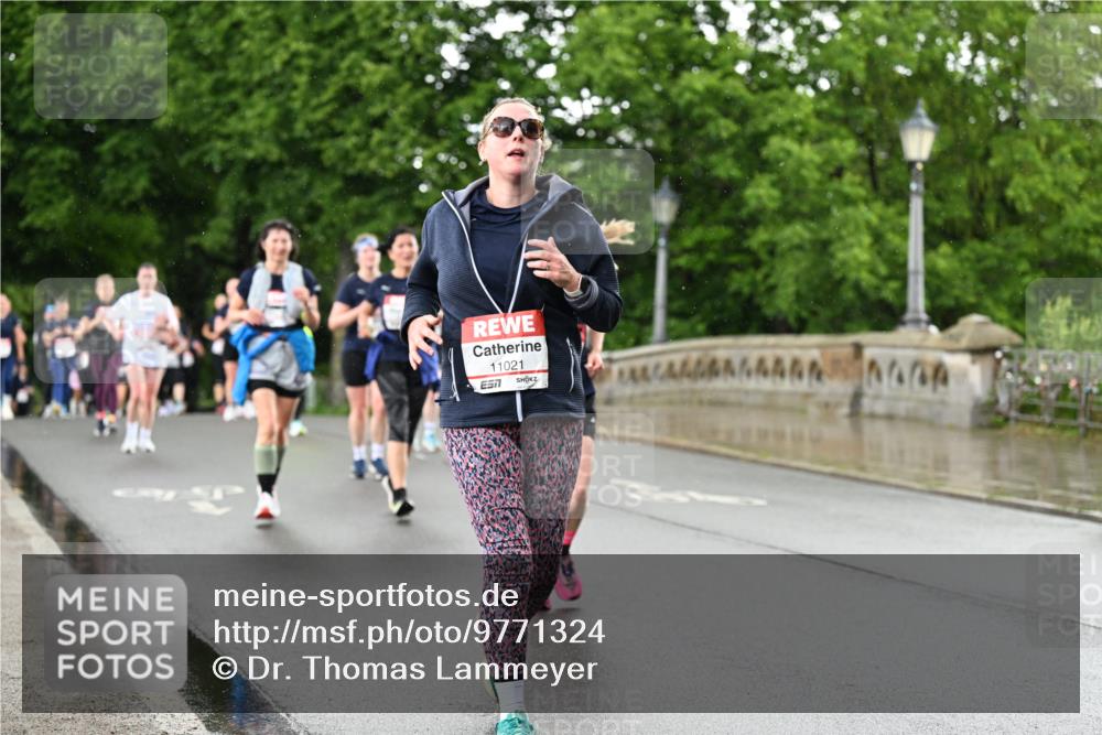 14.06.2026 - REWE Women's Run Dr. Thomas Lammeyer http://msf.ph/oto/9771324 14.06.2026 09:49:15 Laufen 11021, 57 meine-sportfotos.de