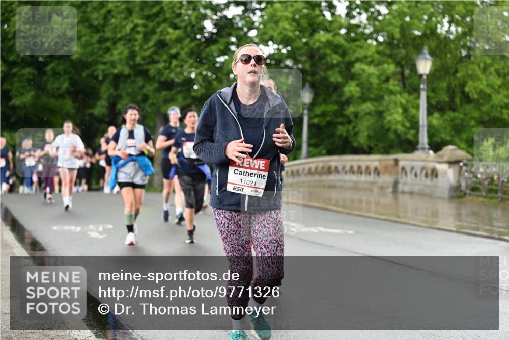 14.06.2026 - REWE Women's Run Dr. Thomas Lammeyer http://msf.ph/oto/9771326 14.06.2026 09:49:15 Laufen 11021, 7 meine-sportfotos.de