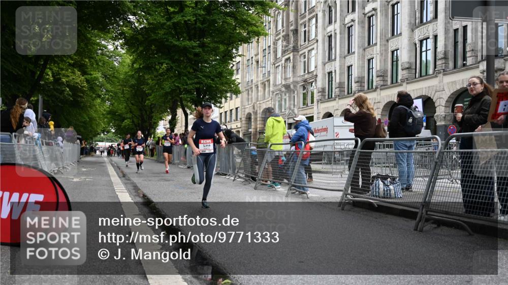 14.06.2026 - REWE Women's Run J. Mangold http://msf.ph/oto/9771333 14.06.2026 09:58:39 Ziel 10172, 10879, 10960, 11341 meine-sportfotos.de