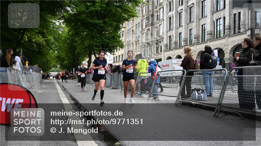 14.06.2026 - REWE Women's Run J. Mangold http://msf.ph/oto/9771351 14.06.2026 09:58:44 Ziel 10172, 10879, 10979, 11341, 11382 meine-sportfotos.de