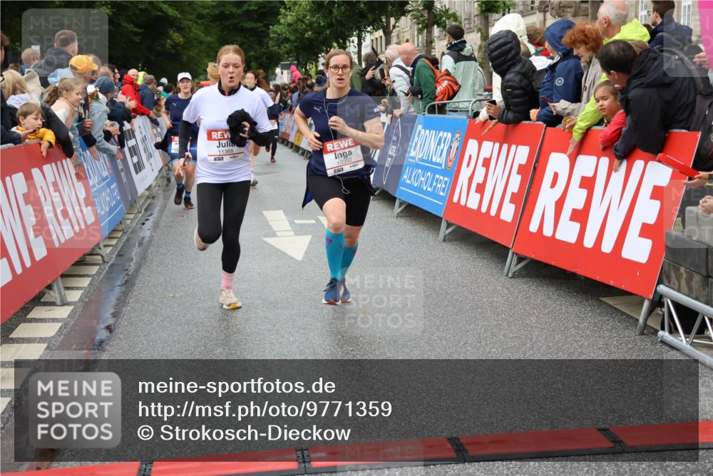 14.06.2026 - REWE Women's Run Strokosch-Dieckow http://msf.ph/oto/9771359 14.06.2026 09:54:38 Ziel 10099, 10299, 10392, 10440, 10704, 10806, 11368, 11499 meine-sportfotos.de