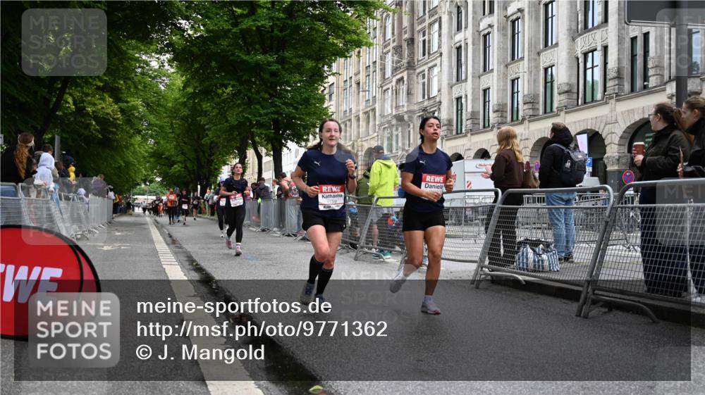 14.06.2026 - REWE Women's Run J. Mangold http://msf.ph/oto/9771362 14.06.2026 09:58:44 Ziel 10172, 10879, 10979, 11341, 11382 meine-sportfotos.de