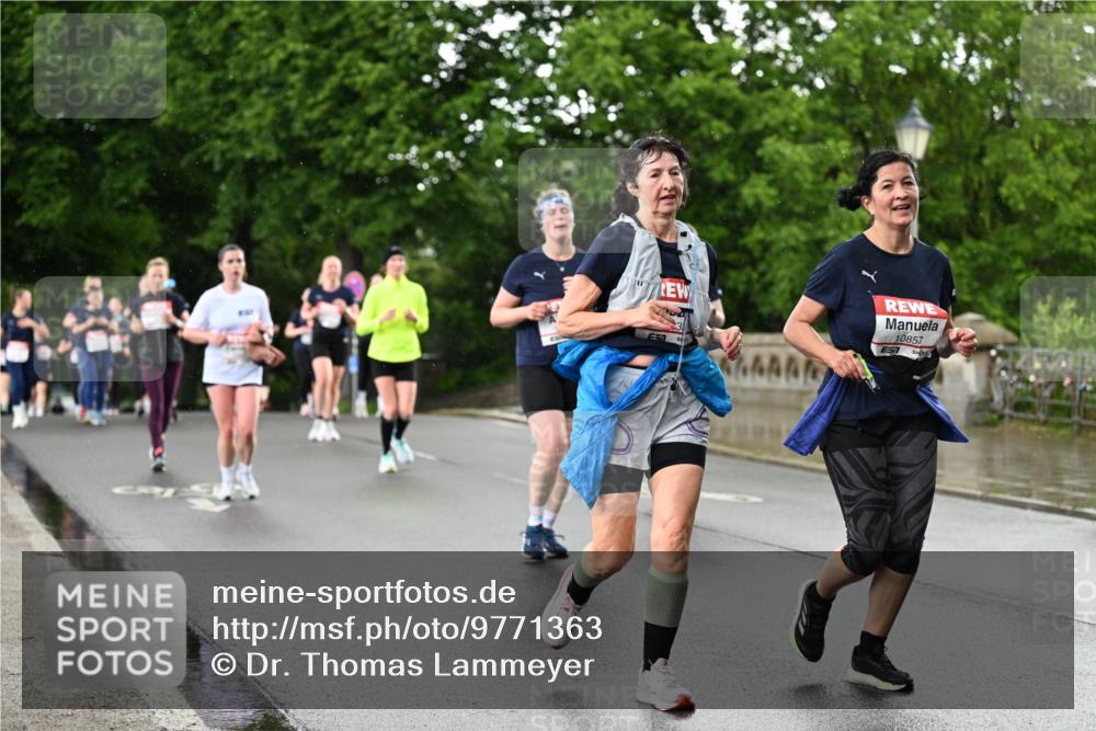14.06.2026 - REWE Women's Run Dr. Thomas Lammeyer http://msf.ph/oto/9771363 14.06.2026 09:49:17 Laufen 444, 10857, 77 meine-sportfotos.de