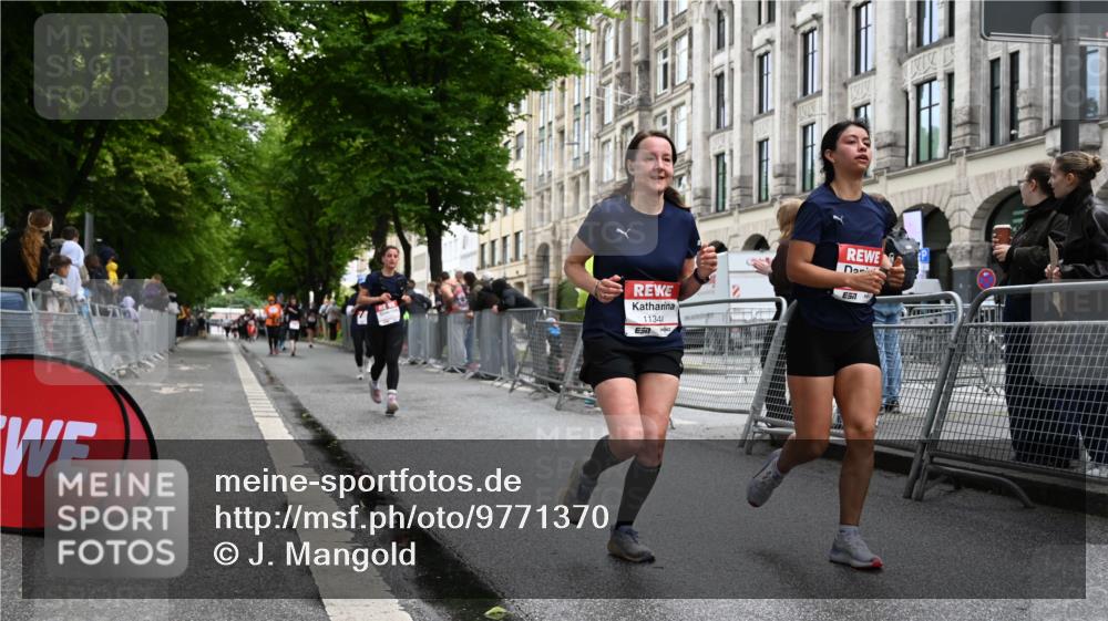 14.06.2026 - REWE Women's Run J. Mangold http://msf.ph/oto/9771370 14.06.2026 09:58:45 Ziel 10172, 10979, 11341, 11382 meine-sportfotos.de
