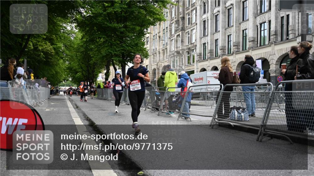 14.06.2026 - REWE Women's Run J. Mangold http://msf.ph/oto/9771375 14.06.2026 09:58:47 Ziel 10172, 10979, 11341, 11382 meine-sportfotos.de