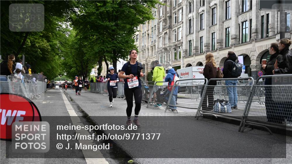 14.06.2026 - REWE Women's Run J. Mangold http://msf.ph/oto/9771377 14.06.2026 09:58:47 Ziel 10172, 10979, 11341, 11382 meine-sportfotos.de