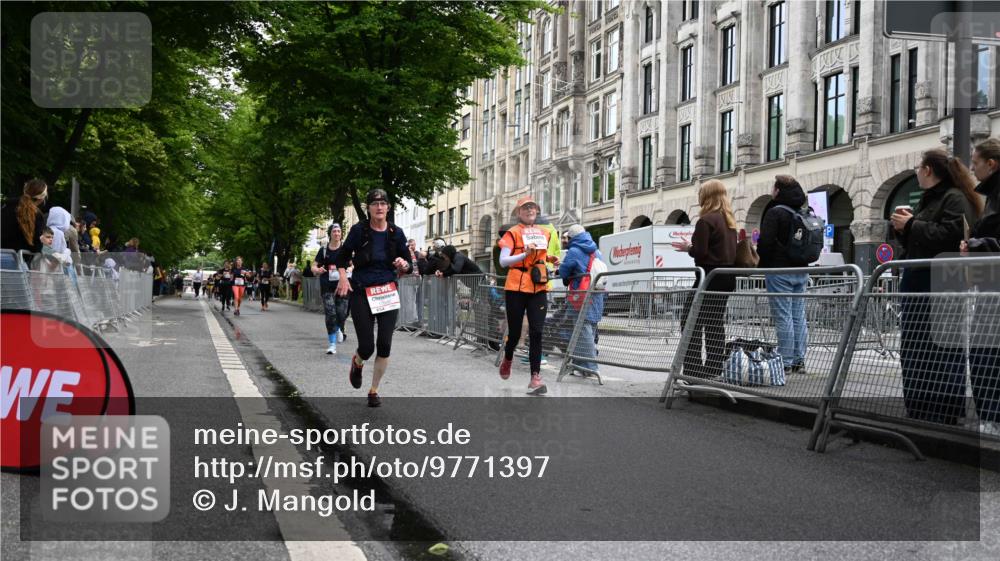 14.06.2026 - REWE Women's Run J. Mangold http://msf.ph/oto/9771397 14.06.2026 09:58:54 Ziel 10153, 10940, 10978, 10979, 11198, 11199 meine-sportfotos.de