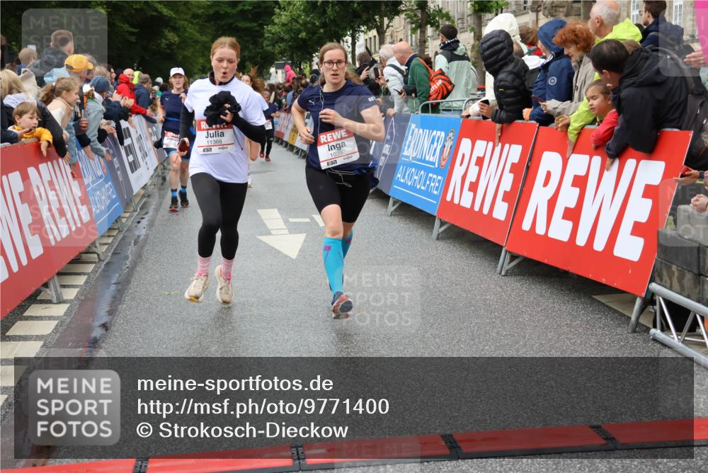 14.06.2026 - REWE Women's Run Strokosch-Dieckow http://msf.ph/oto/9771400 14.06.2026 09:54:38 Ziel 10099, 10299, 10392, 10440, 10704, 10806, 11368, 11499 meine-sportfotos.de