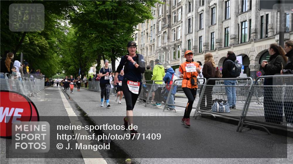 14.06.2026 - REWE Women's Run J. Mangold http://msf.ph/oto/9771409 14.06.2026 09:58:55 Ziel 10153, 10940, 10978, 11198, 11199 meine-sportfotos.de