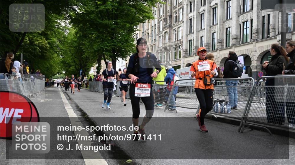 14.06.2026 - REWE Women's Run J. Mangold http://msf.ph/oto/9771411 14.06.2026 09:58:55 Ziel 10153, 10940, 10978, 11198, 11199 meine-sportfotos.de