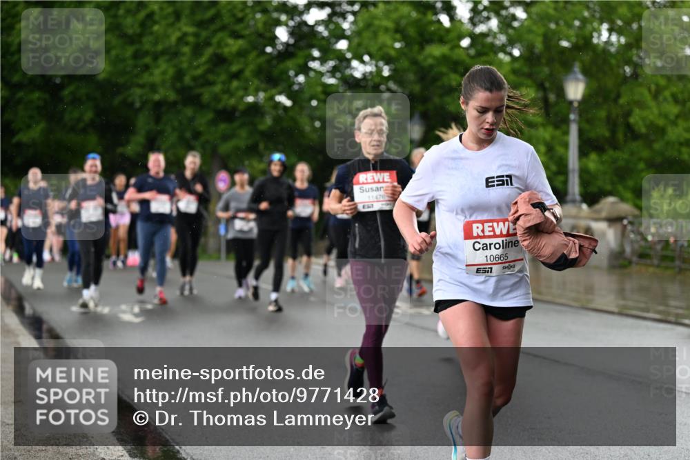 14.06.2026 - REWE Women's Run Dr. Thomas Lammeyer http://msf.ph/oto/9771428 14.06.2026 09:49:22 Laufen 11476, 10665 meine-sportfotos.de