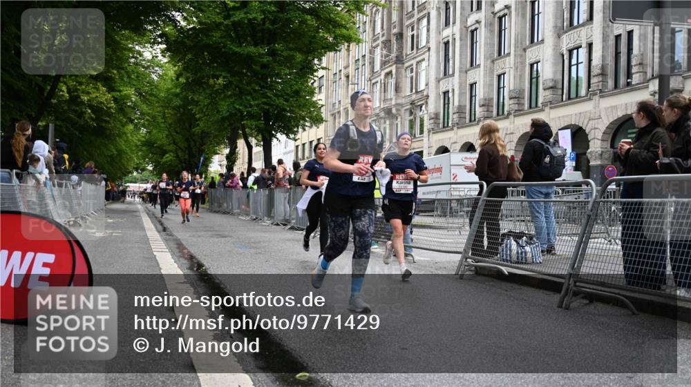 14.06.2026 - REWE Women's Run J. Mangold http://msf.ph/oto/9771429 14.06.2026 09:58:57 Ziel 10153, 10940, 10978, 11198, 11199 meine-sportfotos.de