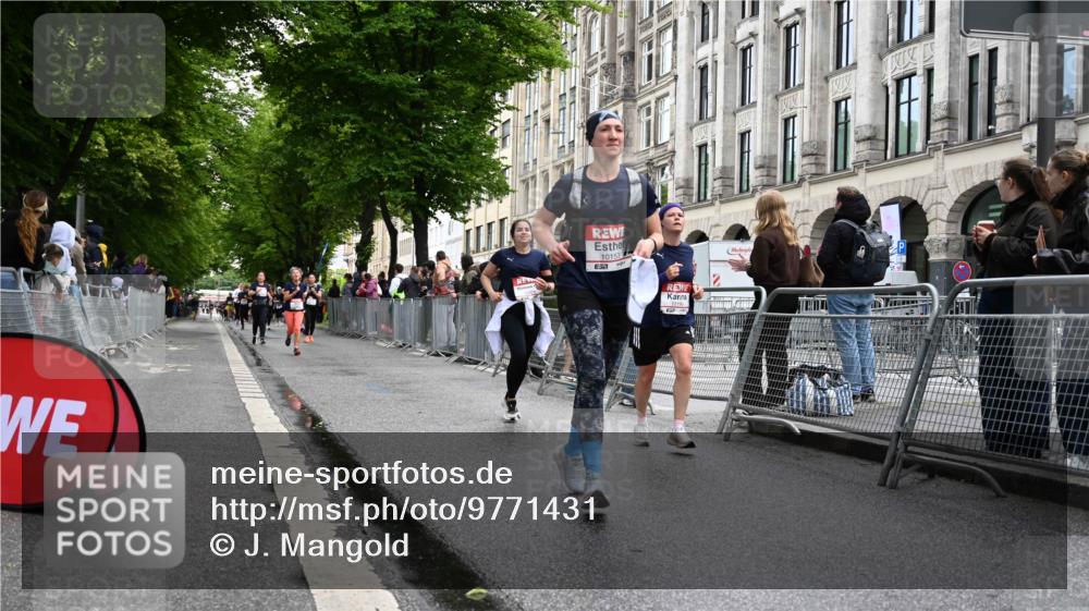 14.06.2026 - REWE Women's Run J. Mangold http://msf.ph/oto/9771431 14.06.2026 09:58:57 Ziel 10153, 10940, 10978, 11198, 11199 meine-sportfotos.de