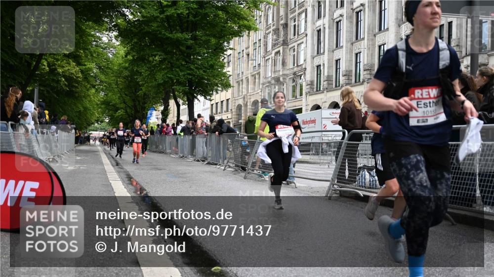 14.06.2026 - REWE Women's Run J. Mangold http://msf.ph/oto/9771437 14.06.2026 09:58:58 Ziel 10153, 10339, 10940, 10978, 11067, 11198, 11199 meine-sportfotos.de