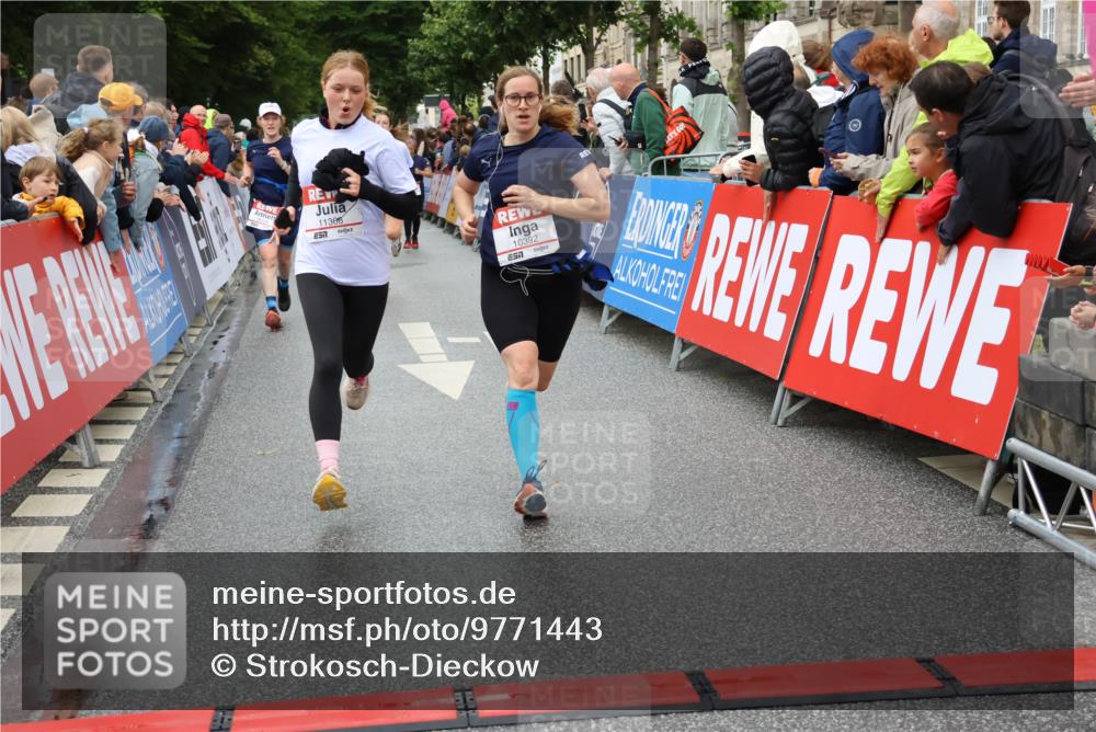 14.06.2026 - REWE Women's Run Strokosch-Dieckow http://msf.ph/oto/9771443 14.06.2026 09:54:38 Ziel 10099, 10299, 10392, 10440, 10704, 10806, 11368, 11499 meine-sportfotos.de