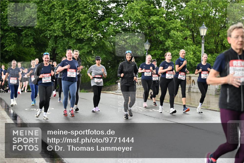 14.06.2026 - REWE Women's Run Dr. Thomas Lammeyer http://msf.ph/oto/9771444 14.06.2026 09:49:23 Laufen 10332, 11011 meine-sportfotos.de