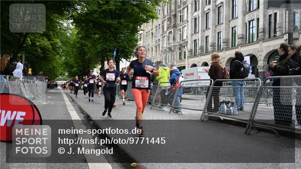 14.06.2026 - REWE Women's Run J. Mangold http://msf.ph/oto/9771445 14.06.2026 09:59:03 Ziel 10160, 10339, 10349, 10558, 10801, 10978, 10982, 11067, 11163, 11501 meine-sportfotos.de
