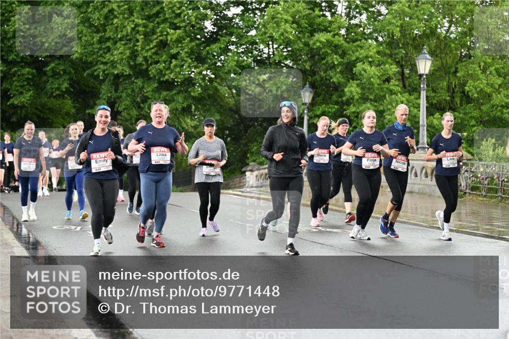 14.06.2026 - REWE Women's Run Dr. Thomas Lammeyer http://msf.ph/oto/9771448 14.06.2026 09:49:23 Laufen 10747, 11011, 11011 meine-sportfotos.de