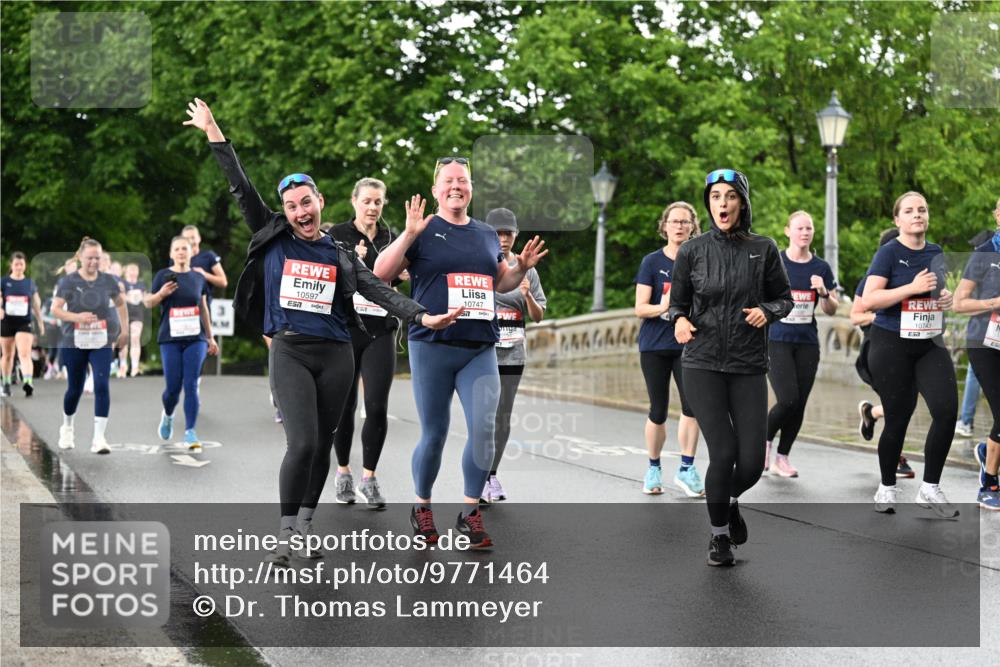 14.06.2026 - REWE Women's Run Dr. Thomas Lammeyer http://msf.ph/oto/9771464 14.06.2026 09:49:24 Laufen 10597, 7, 10747, 10743 meine-sportfotos.de