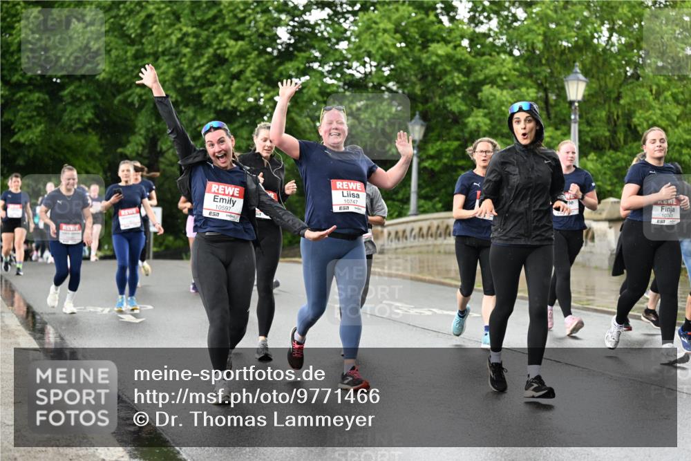 14.06.2026 - REWE Women's Run Dr. Thomas Lammeyer http://msf.ph/oto/9771466 14.06.2026 09:49:25 Laufen 10597, 57, 57, 10747, 10743 meine-sportfotos.de