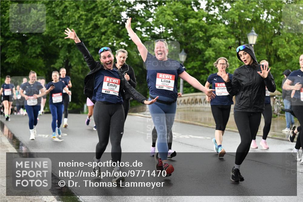 14.06.2026 - REWE Women's Run Dr. Thomas Lammeyer http://msf.ph/oto/9771470 14.06.2026 09:49:25 Laufen 10597, 10747, 57 meine-sportfotos.de