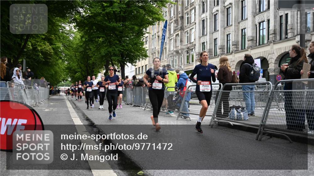 14.06.2026 - REWE Women's Run J. Mangold http://msf.ph/oto/9771472 14.06.2026 09:59:06 Ziel 10160, 10339, 10349, 10450, 10558, 10801, 10854, 10982, 11067, 11163, 11501 meine-sportfotos.de