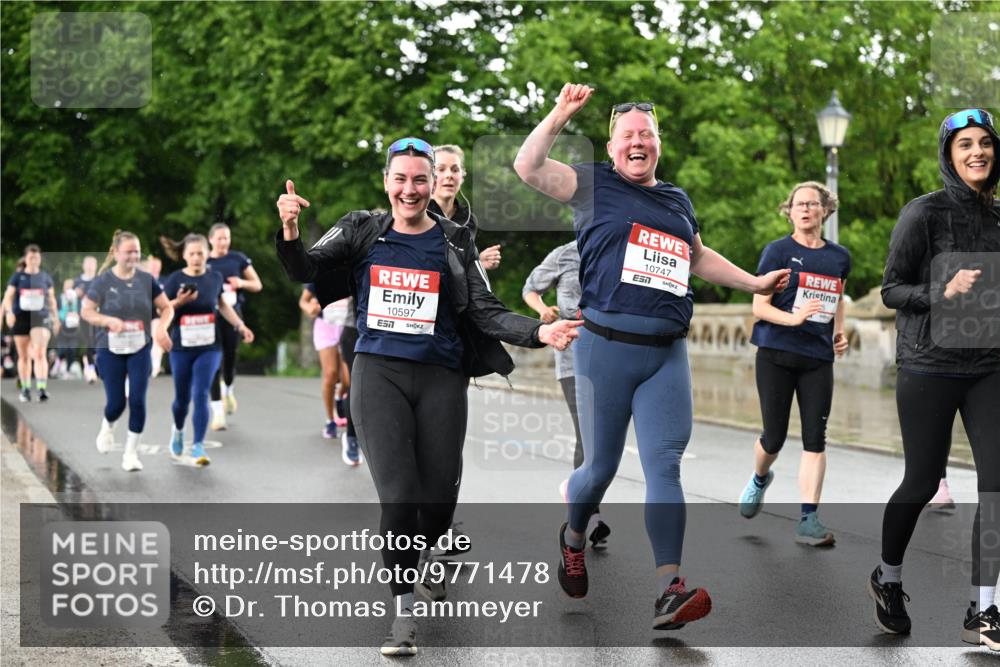 14.06.2026 - REWE Women's Run Dr. Thomas Lammeyer http://msf.ph/oto/9771478 14.06.2026 09:49:25 Laufen 10597, 7, 10747, 7 meine-sportfotos.de