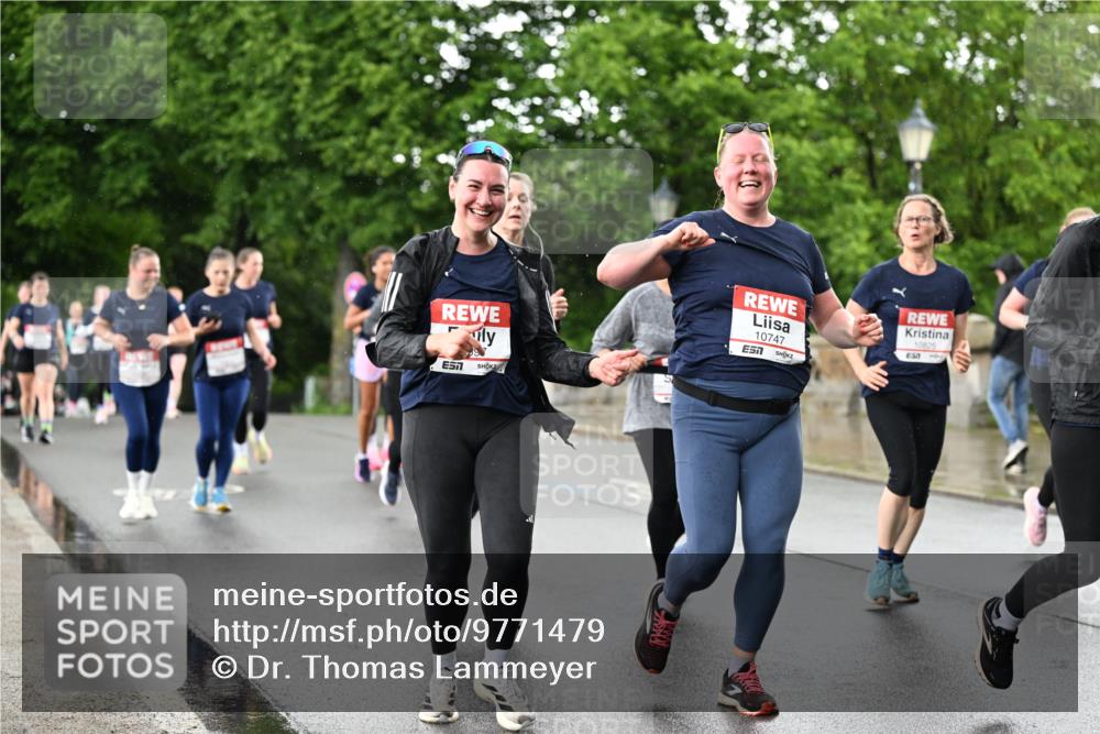 14.06.2026 - REWE Women's Run Dr. Thomas Lammeyer http://msf.ph/oto/9771479 14.06.2026 09:49:25 Laufen 10747, 10825, 7 meine-sportfotos.de