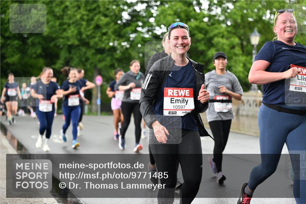 14.06.2026 - REWE Women's Run Dr. Thomas Lammeyer http://msf.ph/oto/9771485 14.06.2026 09:49:26 Laufen 10597, 1075, 57 meine-sportfotos.de