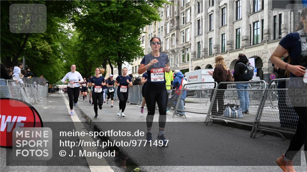 14.06.2026 - REWE Women's Run J. Mangold http://msf.ph/oto/9771497 14.06.2026 09:59:08 Ziel 10160, 10339, 10349, 10450, 10558, 10801, 10854, 10858, 10982, 11005, 11067, 11163, 11275, 11501 meine-sportfotos.de