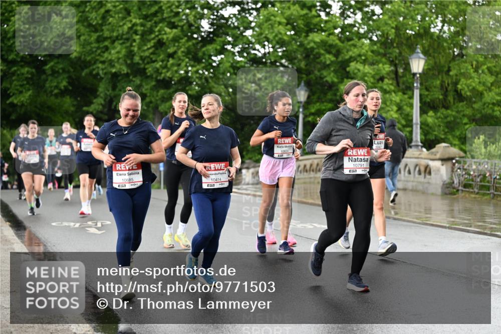 14.06.2026 - REWE Women's Run Dr. Thomas Lammeyer http://msf.ph/oto/9771503 14.06.2026 09:49:28 Laufen 10685, 10414, 10624, 10791, 1047, 444 meine-sportfotos.de