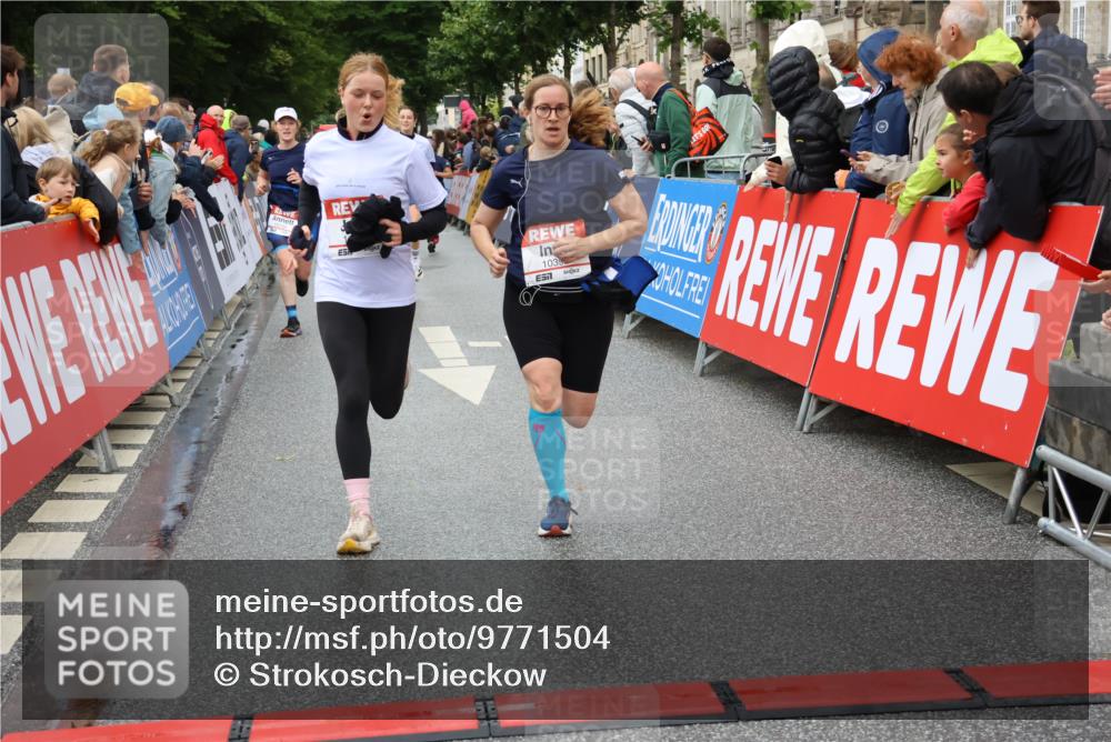 14.06.2026 - REWE Women's Run Strokosch-Dieckow http://msf.ph/oto/9771504 14.06.2026 09:54:39 Ziel 10099, 10299, 10392, 10440, 10704, 10806, 11368, 11499 meine-sportfotos.de