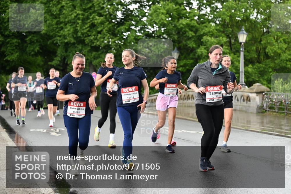 14.06.2026 - REWE Women's Run Dr. Thomas Lammeyer http://msf.ph/oto/9771505 14.06.2026 09:49:28 Laufen 10685, 10414, 7, 10624, 10791, 1404 meine-sportfotos.de